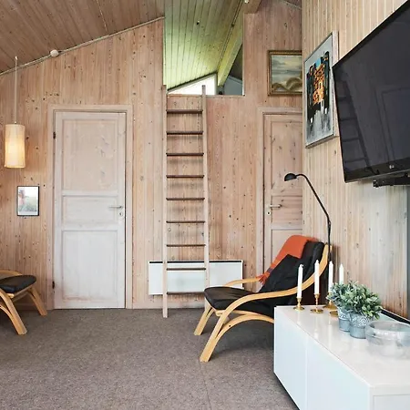 4 Bedroom Beautiful In Løkken