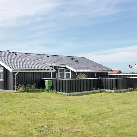 4 Bedroom Beautiful In Løkken
