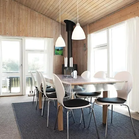 4 Bedroom Beautiful In *