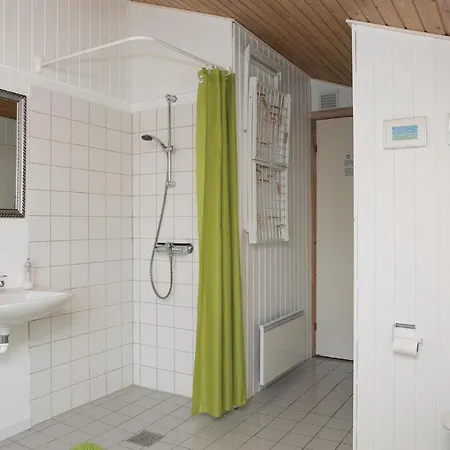 4 Bedroom Beautiful In * Løkken