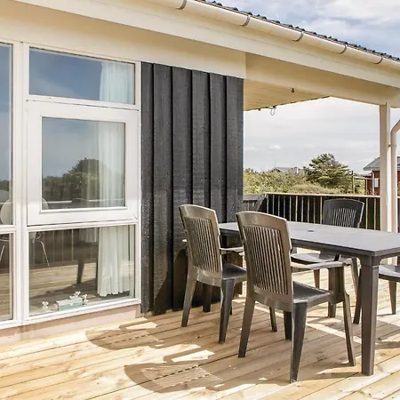 4 Bedroom Beautiful In Løkken